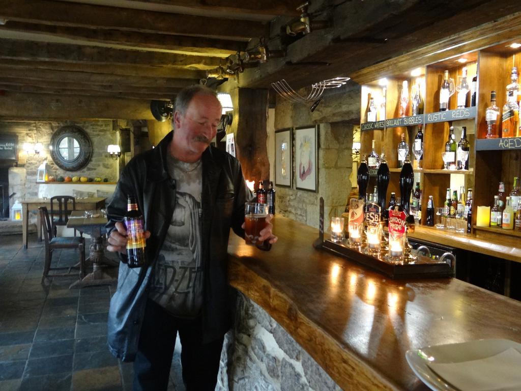 فندق The Talkhouse Stanton Saint John المظهر الخارجي الصورة